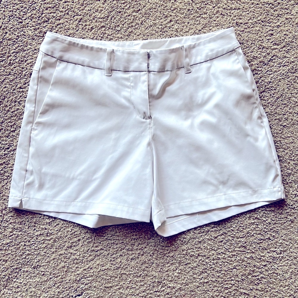 Women’s Nike Golf Dri-Fit White Shorts, size 2